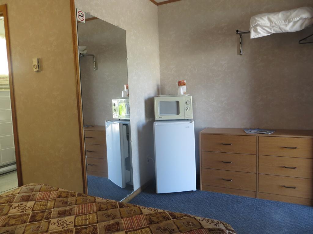 J & J Motel Wasaga Beach Room photo