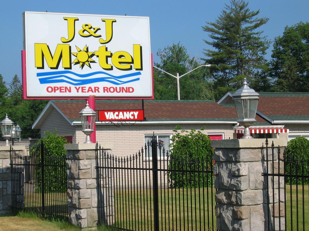 J & J Motel Wasaga Beach Exterior photo