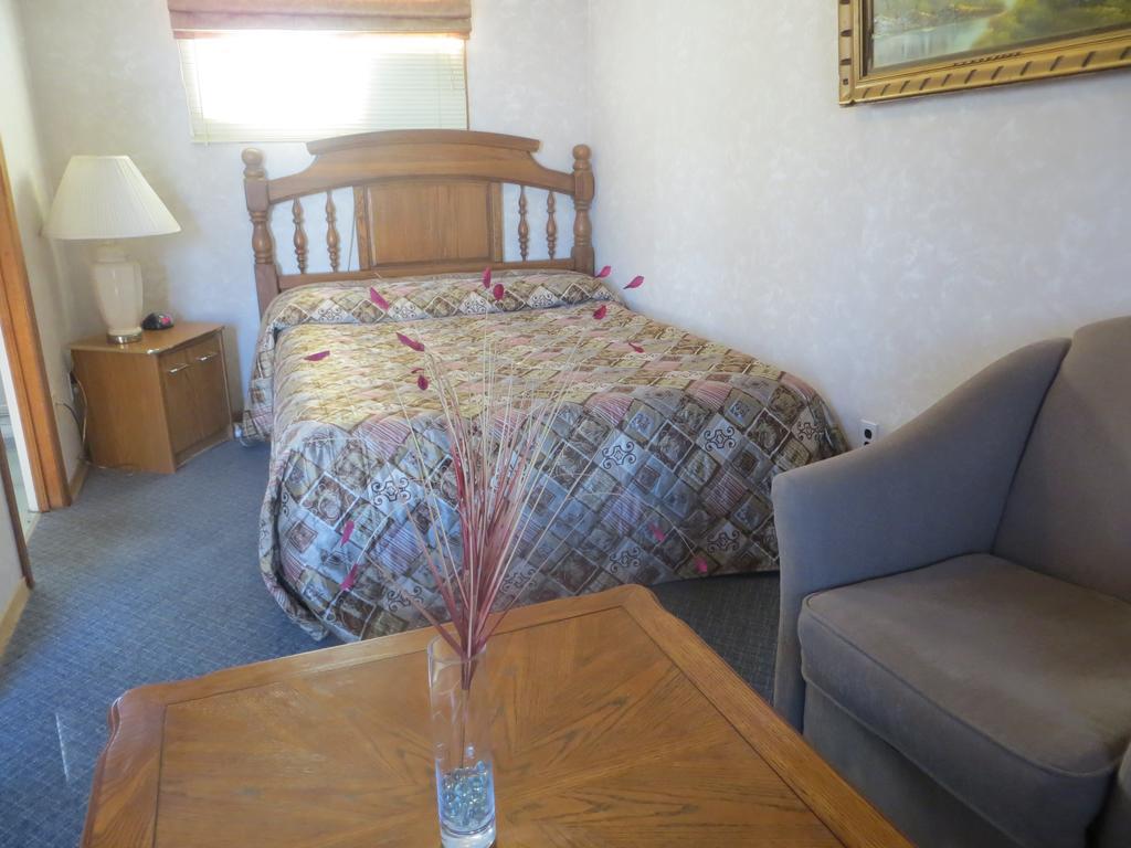 J & J Motel Wasaga Beach Room photo