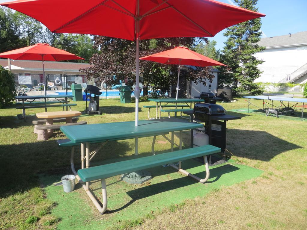 J & J Motel Wasaga Beach Exterior photo