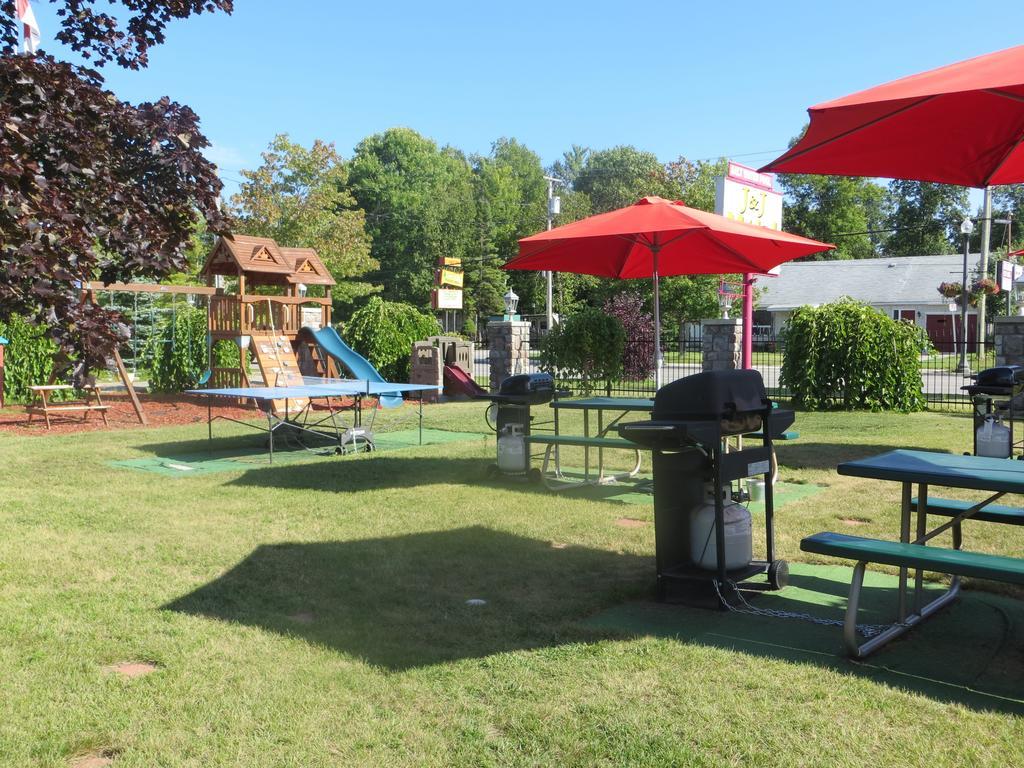 J & J Motel Wasaga Beach Exterior photo