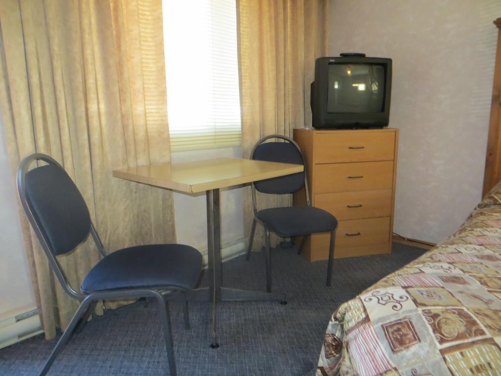 J & J Motel Wasaga Beach Room photo
