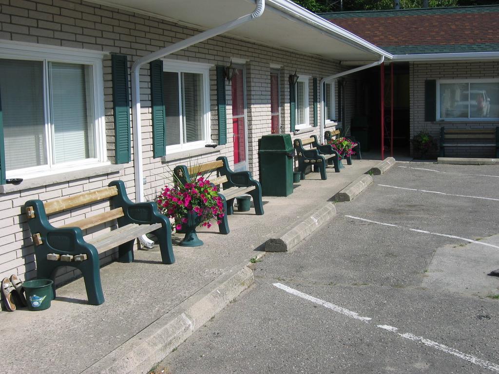 J & J Motel Wasaga Beach Exterior photo