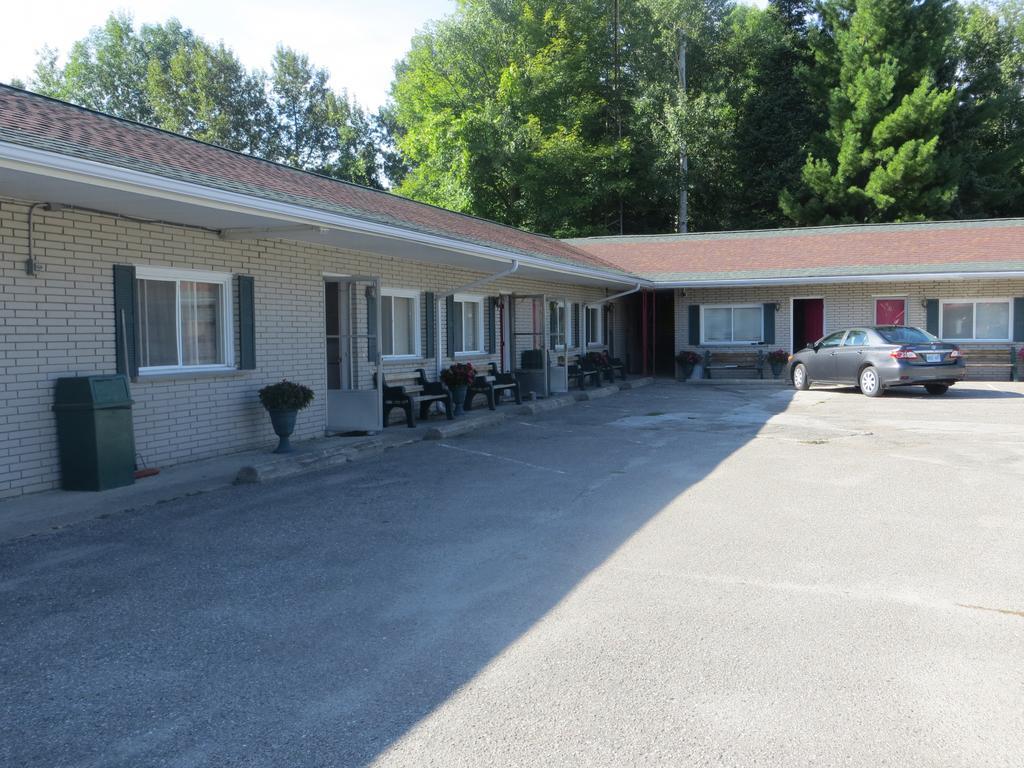 J & J Motel Wasaga Beach Exterior photo