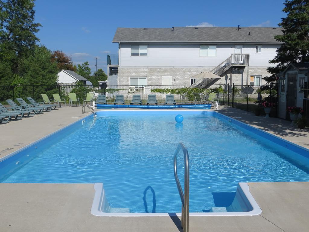 J & J Motel Wasaga Beach Exterior photo